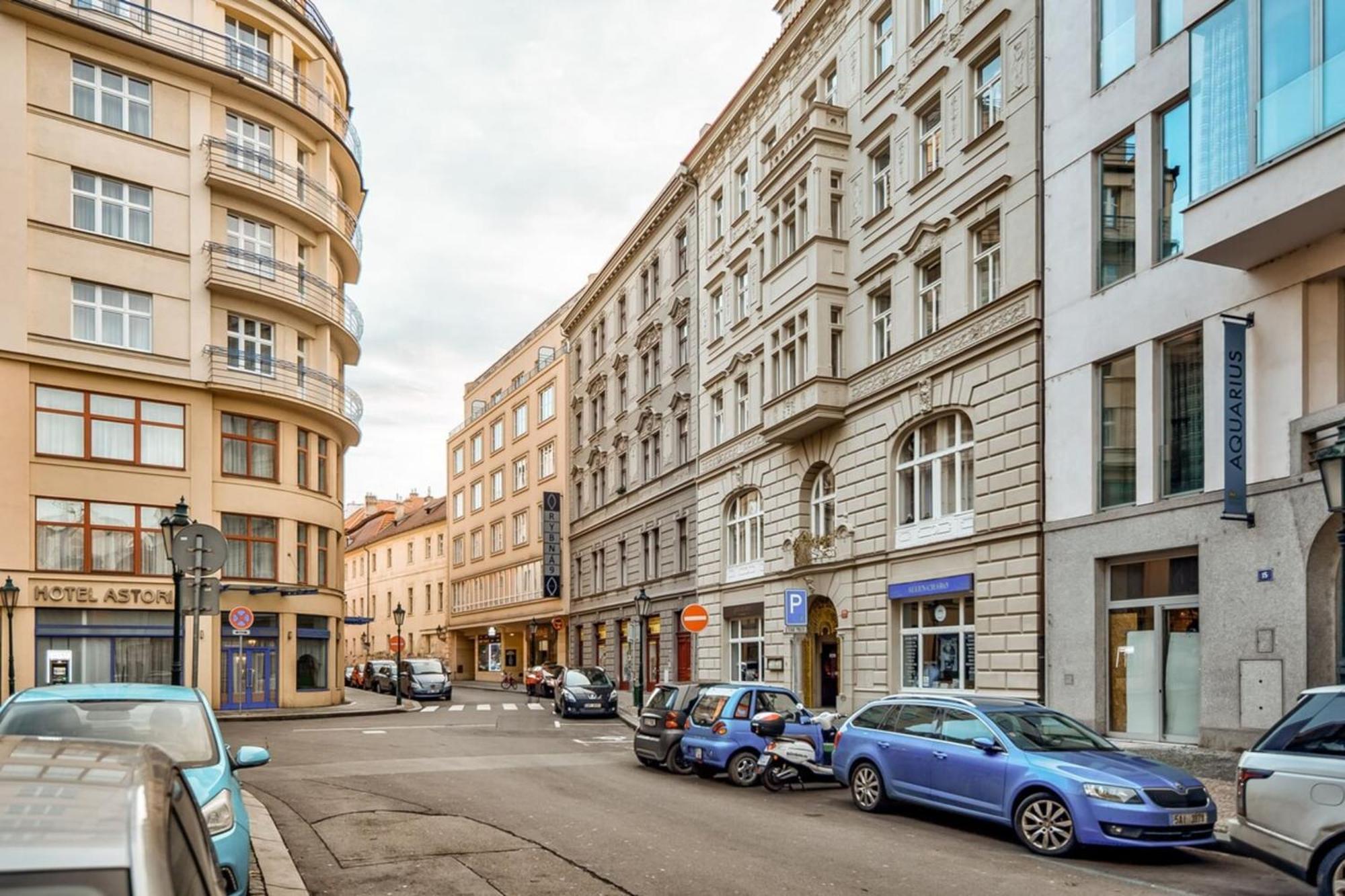 Roy 2Br Apt With Prague Castle View, Parking & Ac By Easybnb Premium — Photos 1