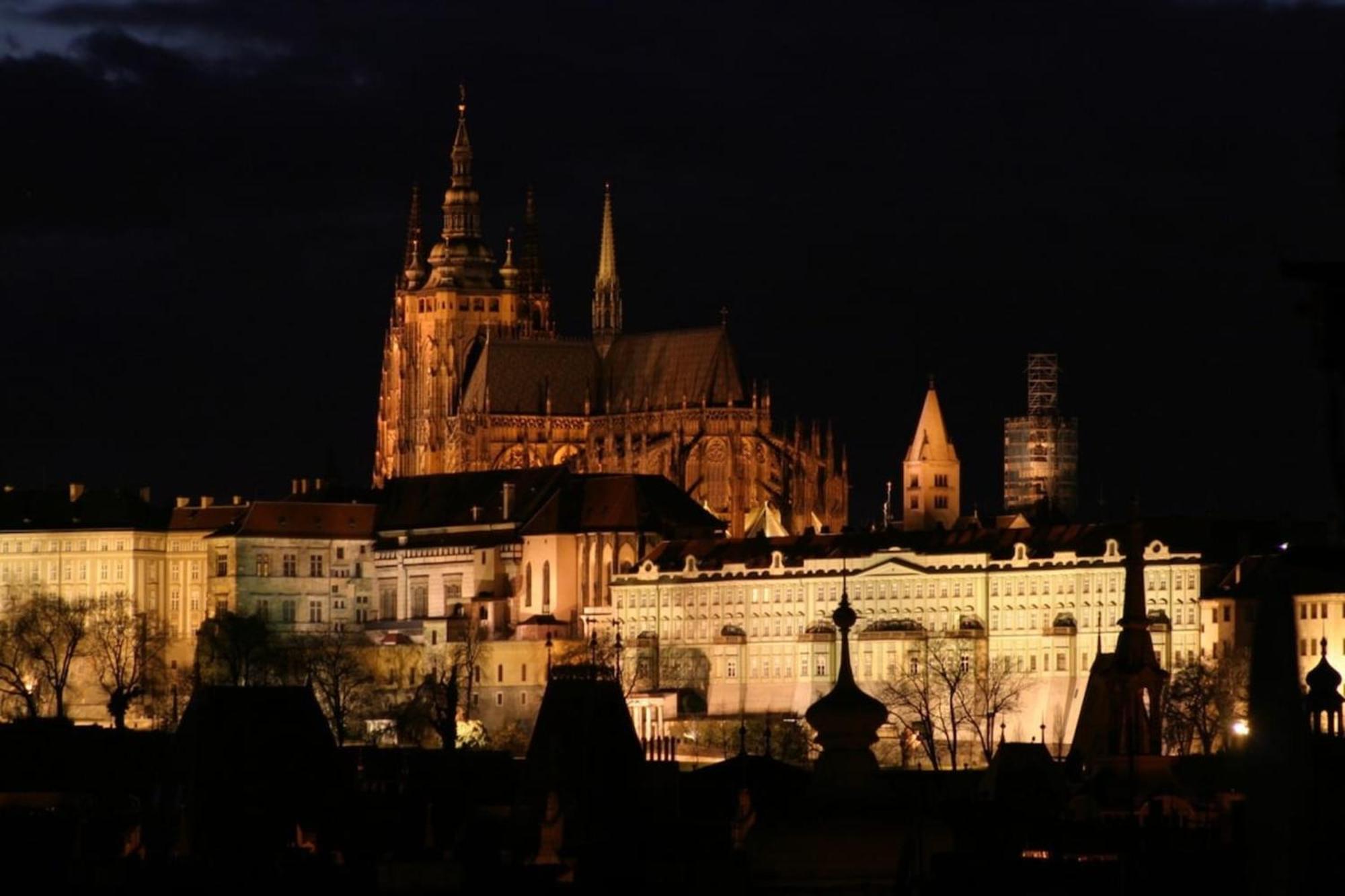 Roy 2Br Apt With Prague Castle View, Parking & Ac By Easybnb Premium — Photos 2